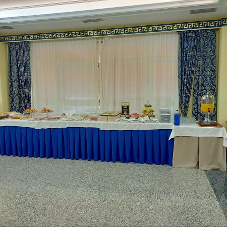 Victoria Hotel Trujillo Eksteriør billede