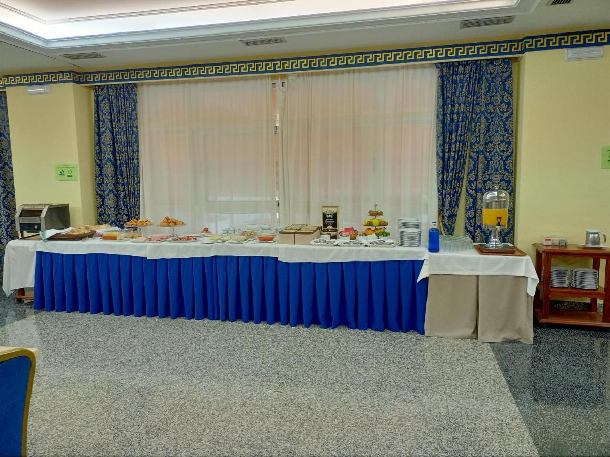 Victoria Hotel Trujillo Eksteriør billede