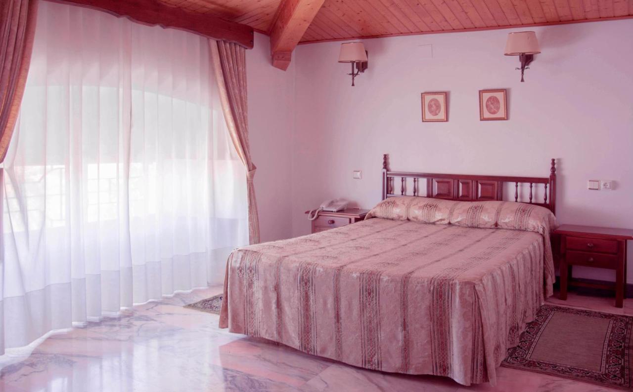 Victoria Hotel Trujillo Eksteriør billede
